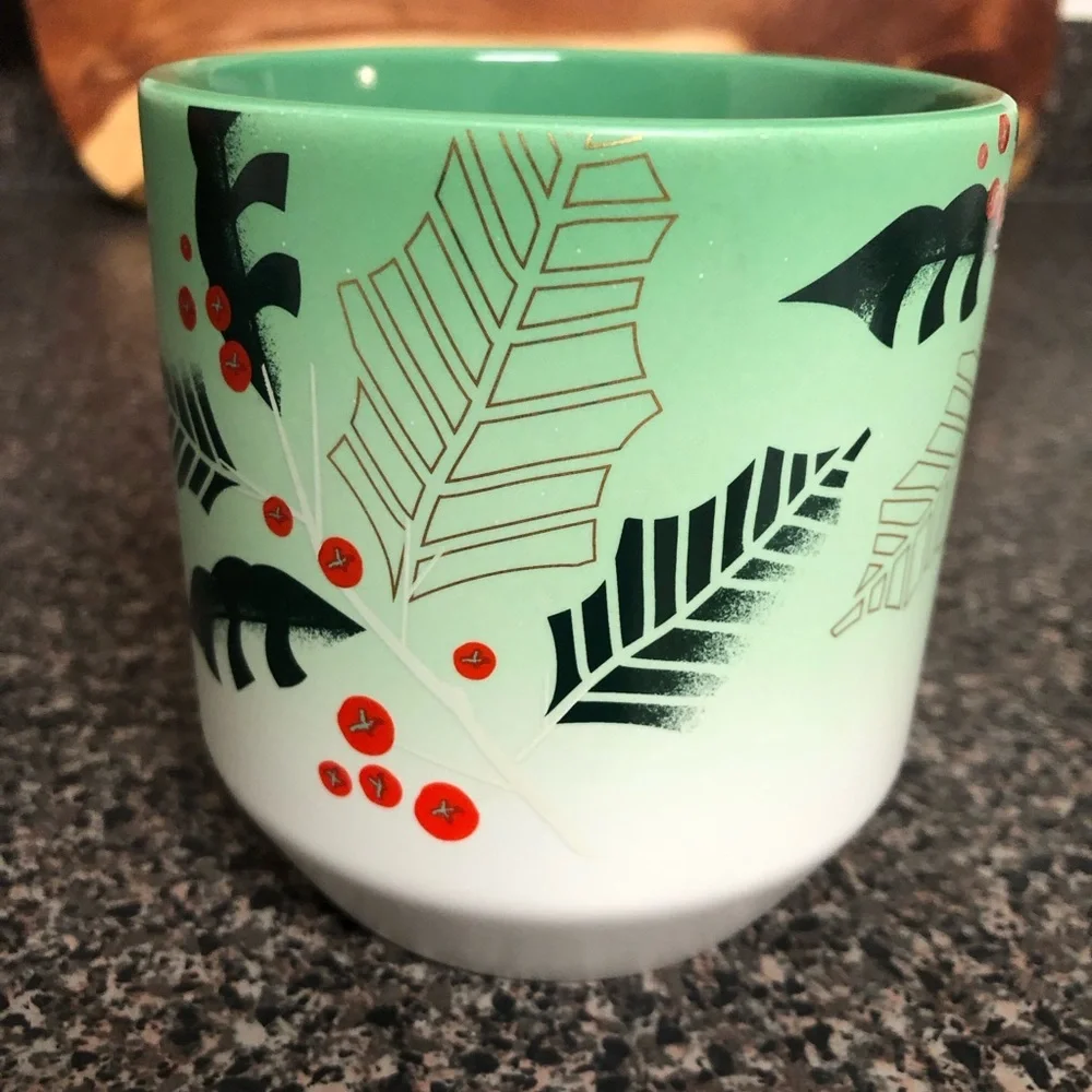 Starbucks‎ 2020 Christmas Coffee Mug Green Holly Berries Mistletoe 14oz